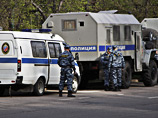 По ее словам, полицейские не любят митинги еще и потому, что для них это - сверхурочная работа, которая еще, в добавок, и не оплачивается По ее словам, полицейские не любят митинги еще и потому, что для них это - сверхурочная работа, которая еще, в добавок, и не оплачивается