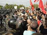 Акция "Оккупай СК" под предводительством Удальцова собрала около 100 человек