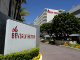 Два человека были найдены мертвыми в гостинице Beverly Hilton, где в феврале скончалась известная певица Уитни Хьюстон