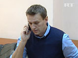 Известный российский блоггер и оппозиционер Алексей Навальный потребовал от главы Следственного комитета РФ Александра Бастрыкина объяснить появившиеся в СМИ данные о том, что следователи его ведомства оказывают давление на подозреваемых