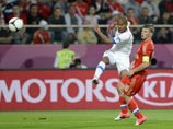 В заявлении УЕФА отмечается, что российские фанаты выкрикивали расистские лозунги во время первой игры сборной на турнире против команды Чехии, который состоялся еще 8 июня во Вроцлаве