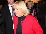 Супруга бывшего мэра Москвы Юрия Лужкова Елена Батурина, долгое время находившаяся за границей, неожиданно вернулась в российскую столицу, чтобы дать показания по делу о хищения в "Банке Москвы"