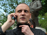 Сергей Удальцов, накануне признанный виновным в нанесении побоев 20-летней ульяновской студентке, активистке "Молодой гвардии" Анне Поздняковой, сообщил, что его вызвали в Cледственное управление столичного ГУ МВД в связи с заявлением ее бабушки Сергей Удальцов, накануне признанный виновным в нанесении побоев 20-летней ульяновской студентке, активистке "Молодой гвардии" Анне Поздняковой, сообщил, что его вызвали в Cледственное управление столичного ГУ МВД в связи с заявлением ее бабушки