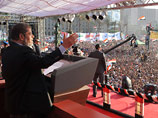 В пятницу президент уже обратился к тысячам своих сторонников на центральной столичной площади Тахрир