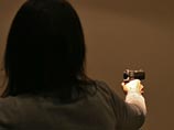 На Алтае пьяная 19-летняя туристка из Подмосковья стреляла по прохожим из окна отеля На Алтае пьяная 19-летняя туристка из Подмосковья стреляла по прохожим из окна отеля