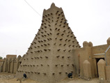 ЮНЕСКО чрезвычайно обеспокоено разрушением исламистами мавзолеев в Мали и призывает международное сообщество защитить древние памятники