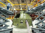 Национальное управление США по аэронавтике и исследованию космического пространства (NASA) представило в понедельник, 2 июля, на официальной церемонии в Космическом центре имени Кеннеди на мысе Канаверал корпус нового корабля Orion Национальное управление США по аэронавтике и исследованию космического пространства (NASA) представило в понедельник, 2 июля, на официальной церемонии в Космическом центре имени Кеннеди на мысе Канаверал корпус нового корабля Orion