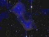 Американским и европейским астрофизикам удалось увидеть гигантскую полосу темной материи, соединяющую галактики Abell 222 и Abell 223, по искажениям в излучении далеких звезд
