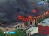 Крупный пожар в Москве: близ метро "Динамо" пламя с ангара перекинулось на другое здание