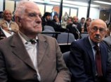 Двое аргентинских диктаторов признаны виновными в похищении детей политзаключенных Двое аргентинских диктаторов признаны виновными в похищении детей политзаключенных