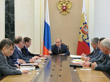 Президент России Владимир Путин детально осмотрел пострадавший от наводнения Крымский район и заслушал доклады спасателей Президент России Владимир Путин детально осмотрел пострадавший от наводнения Крымский район и заслушал доклады спасателей