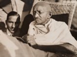 Индия выкупила у аукционного дома Sotheby's архив Ганди
