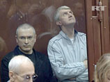 Сакур назвал судебный процесс над Ходорковским "невероятно важным символом, который послал в России сигнал", и спросил, согласен ли Костин с тем, что Ходорковский наказан слишком сурово