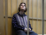 Две участницы Pussy Riot прекратили голодовку, а адвокат рассказал про "подставу" Кремля Две участницы Pussy Riot прекратили голодовку, а адвокат рассказал про "подставу" Кремля