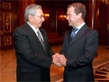Также в среду, но чуть раньше, Рауль Кастро встретился с российским премьером Дмитрием Медведевым
