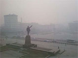 Густой смог от лесных пожаров, который окутывал Якутск и из-за которого местный аэропорт не принимал самолеты, ушел с изменением ветра и начавшимся дождем