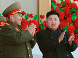 Как уточняет Центральное телеграфное агентство Северной Кореи, причиной отстранения 69-летнего начальника Генштаба Ли Ен Хо "со всех постов" стала его болезнь
