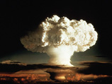 Историк показал уникальное ВИДЕО ядерных испытаний в Неваде: атомную бомбу можно даже услышать