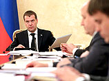 Медведев пообещал поднять пенсии в полтора раза, но эти обещания не укладываются в бюджет