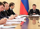 Правительство РФ в бюджетном тупике: Медведев еще усложнил задачу, велев поднять пенсии