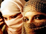 Арабские журналисты рассказали о египетском феномене "летних жен" - несовершеннолетних девочек, которых отдают в секс-рабство богатым туристам их собственные семьи