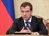 В апреле этого года бывший президент РФ Дмитрий Медведев подписал указ о создании в России Общественного телевидения, которое, как ожидается, будет бесплатным и общедоступным для всех россиян и при этом защищенным от "запредельного" госвлияния