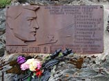 Автор заметки также сравнивает эти события с печально известной историей гибели тургруппы Дятлова на Северном Урале в 1959 году Автор заметки также сравнивает эти события с печально известной историей гибели тургруппы Дятлова на Северном Урале в 1959 году
