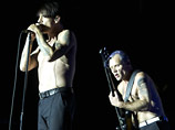 Свои обращения со словами поддержки девушкам направил лидер группы Red Hot Chili Peppers Энтони Кидис и басист группы Майкл Бэлзари (более известный как Фли)