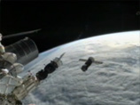 Грузовой корабль "Прогресс М-15М", не сумевший состыковаться с первой попытки с Международной космической станцией (МКС), отведут от нее на безопасное расстояние - 500 километров. Повторная стыковка запланирована на 29 июля