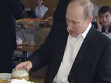 По этой причине по распоряжению Путина квалифицированные дегустаторы - врач и повар - в обязательном порядке проверяют каждое подаваемое ему блюдо на наличие яда По этой причине по распоряжению Путина квалифицированные дегустаторы - врач и повар - в обязательном порядке проверяют каждое подаваемое ему блюдо на наличие яда