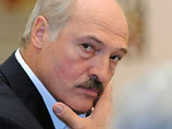 Таким образом, несмотря на то, что Лукашенко возглавляет белорусский Олимпийский комитет, он не сможет стать членом спортивной делегации своей страны на лондонской летней Олимпиаде, хотя глава НОК должен получать аккредитацию автоматически