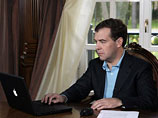Медведев, как известно, имеет персональный блог в Twitter, который завел во время визита в США в 2010 году