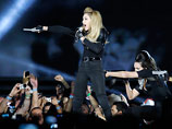 Мадонну освистали в парижской "Олимпии" за короткий концерт с опозданием