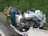 По данным МЧС, авария произошла в 10:55 мск на 282 километре Серовского тракта в районе Новой Ляли. Столкнулись два легковых автомобиля: Mazda 3 и Toyota Paseo. В результате ДТП пять человек погибли на месте, в том числе один ребенок