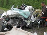 Лобовое столкновение на Урале: погибших выпиливали из машин пожарные Лобовое столкновение на Урале: погибших выпиливали из машин пожарные