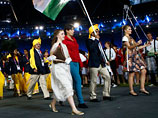 Неизвестная "леди в красном" возглавила индийскую делегацию на открытии ОИ-2012