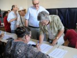 Попытка отправить президента Румынии в отставку провалилась из-за низкой явки на референдуме Попытка отправить президента Румынии в отставку провалилась из-за низкой явки на референдуме