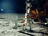 Установленные американцами 40 лет назад флаги все еще держатся на Луне, доказали снимки NASA