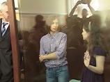 По мнению специалистов, заявление девушек об "этической вине" фактически равно юридическому признанию. Такая "непоправимая ошибка" может стоить Екатерине Самуцевич, Надежде Толоконниковой и Марии Алехиной максимального наказания по вменяемой им статье По мнению специалистов, заявление девушек об "этической вине" фактически равно юридическому признанию. Такая "непоправимая ошибка" может стоить Екатерине Самуцевич, Надежде Толоконниковой и Марии Алехиной максимального наказания по вменяемой им статье
