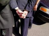 Полицейские задержали в Москве сотрудников одного из коммерческих банков, вымогавших у председателя его совета директоров 1,5 млн евро Полицейские задержали в Москве сотрудников одного из коммерческих банков, вымогавших у председателя его совета директоров 1,5 млн евро