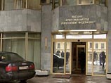 Компания РЖД нарушила антимонопольное законодательство тем, что навязывала страховки при покупке железнодорожных билетов. К такому выводу пришел Высший арбитражный суд России, признав законность решения Ростовского управления Федеральной антимонопольной с Компания РЖД нарушила антимонопольное законодательство тем, что навязывала страховки при покупке железнодорожных билетов. К такому выводу пришел Высший арбитражный суд России, признав законность решения Ростовского управления Федеральной антимонопольной с