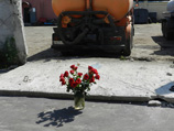 В Брянске бетонная плита, сбитая грузовиком, упала на женщину и ее сына-подростка