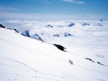 Два альпиниста из Германии, поиски которых велись на Эльбрусе, вышли на связь с вершины горы