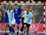 Женская сборная России по гандболу потерпела первое поражение на групповом этапе олимпийского турнира в Лондоне, проиграв команде Хорватии 28:30 (15:15)
