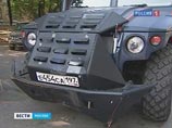 Пьяные вдрызг десантники на "Тигре" с муляжом гранатомета разбили Chevrolet в центре Москвы