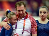 Российские гимнастки Виктория Комова и Алия Мустафина взошли на пьедестал почета соревнований в женском многоборье на Олимпиаде-2012, завоевав серебряную и бронзовую медали соответственно Российские гимнастки Виктория Комова и Алия Мустафина взошли на пьедестал почета соревнований в женском многоборье на Олимпиаде-2012, завоевав серебряную и бронзовую медали соответственно