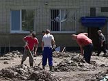 Совершив несколько поездок в пострадавший от сильнейшего наводнения Крымск, члены Общественной палаты пришли к выводу, что большинство звонков, поступивших на "горячую линию", были сделаны желающими нажиться на трагедии и незаконно получить компенсацию Совершив несколько поездок в пострадавший от сильнейшего наводнения Крымск, члены Общественной палаты пришли к выводу, что большинство звонков, поступивших на "горячую линию", были сделаны желающими нажиться на трагедии и незаконно получить компенсацию