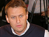 Блоггер Алексей Навальный явился в Хамовнический суд, чтобы выступить на процессе по делу Pussy Riot в качестве свидетеля защиты обвиняемых и попробовать убедить судью, что акция девушек в храме Христа Спасителя была политической