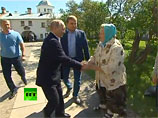 Одна растроганная от встречи с Путиным женщина сказала, что ей так и хочется благословение у президента взять Одна растроганная от встречи с Путиным женщина сказала, что ей так и хочется благословение у президента взять