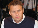 Навальный убеждает "Аэрофлот" не платить роялти государству, "Наши" пытаются выдавить блоггера из авиакомпании
